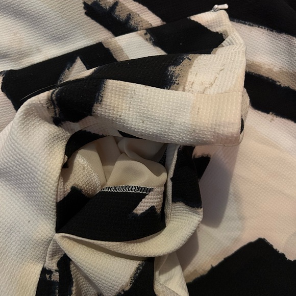 Beautiful Nic and Zoe maxi skirt w/ pockets - Picture 5 of 6